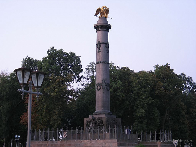 Монумент-колонна на Круглой площади