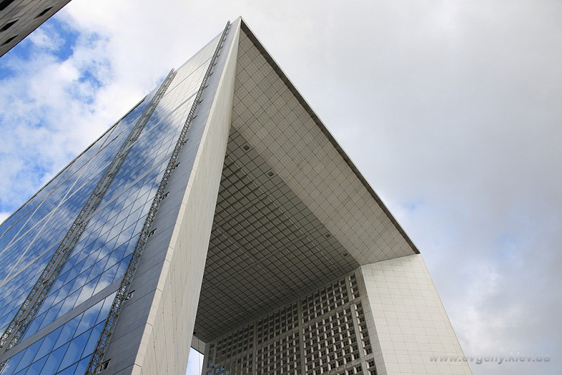 Параж, La Defense