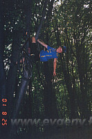 Dmi3y и его байк на дереве